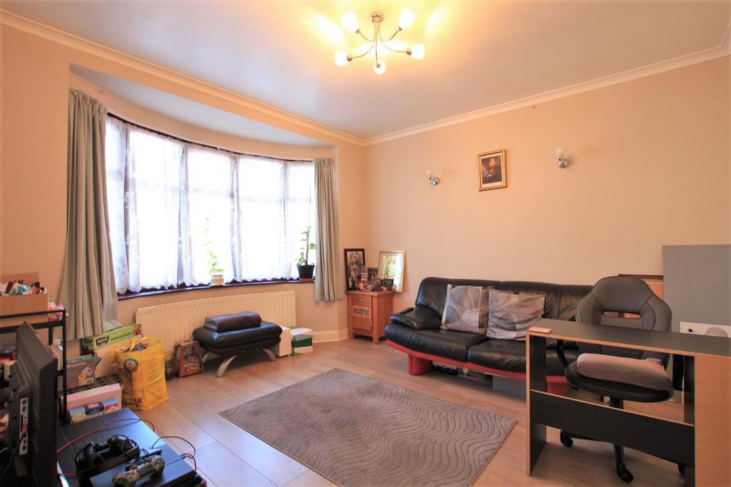 Eldon Avenue, Heston TW5 4 bed semidetached house for sale £665,000