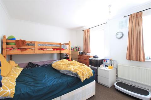 103 Brabazon Road, Hounslow, TW5 9LN