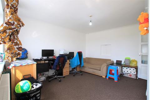 103 Brabazon Road, Hounslow, TW5 9LN