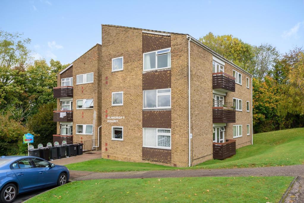 Fern Drive, Hemel Hempstead HP3 2 bed flat £240,000
