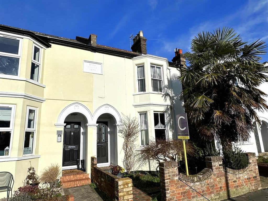 Kingsland Road, Hemel Hempstead HP1 4 bed semidetached house £700,000