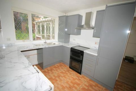 4 bedroom detached house to rent - Bushmead