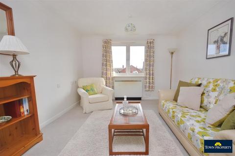 2 bedroom retirement property for sale - St. Leonards Road, Eastbourne