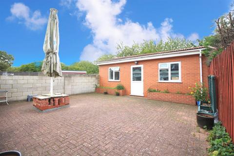 191 Ringway, Southall, UB2 5SU