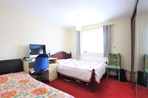 35 Harlech Gardens, Hounslow, TW5 9PR