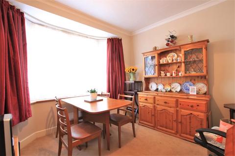 65 Fern Lane, Hounslow, TW5 0HN