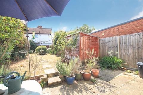 65 Fern Lane, Hounslow, TW5 0HN