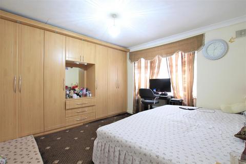 31 Shelley Crescent, Hounslow, TW5 9BQ
