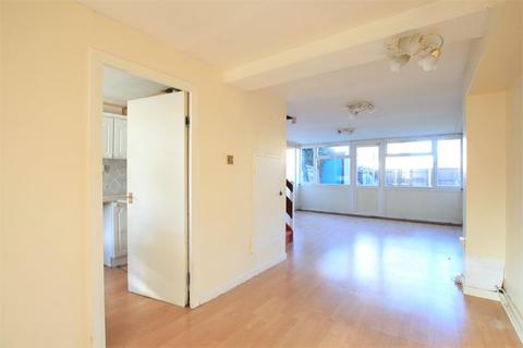 5 Redwood Estate, Hounslow, TW5 9PL