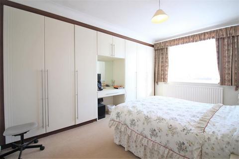 9 Stour Avenue, Southall, UB2 4HL