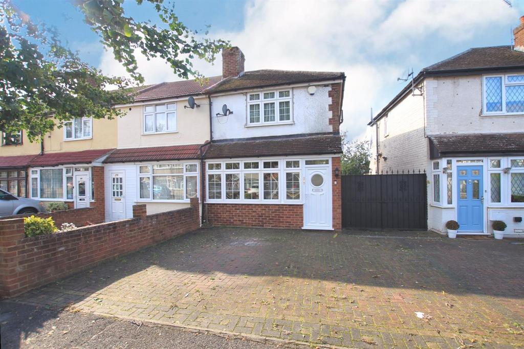 Lansbury Drive, Hayes UB4 2 bed end of terrace house £425,000