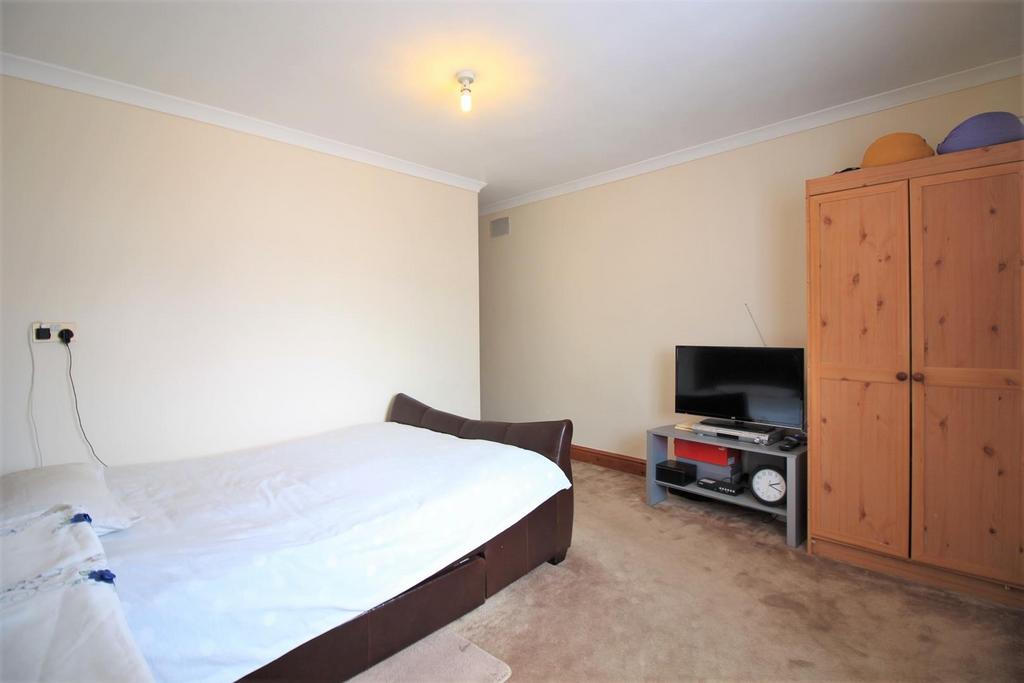 Reception Room/ Bedroomm