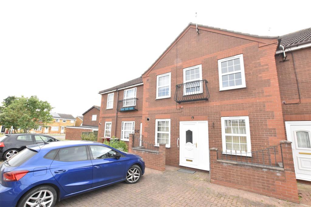 Hilton Avenue, Scunthorpe, Lincolnshire 2 bed apartment £520 pcm (£