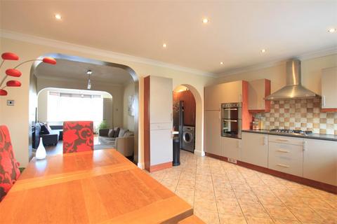 27 Berkeley Waye, Hounslow, TW5 9HJ