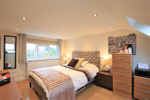 27 Berkeley Waye, Hounslow, TW5 9HJ