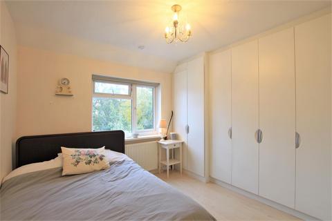 27 Berkeley Waye, Hounslow, TW5 9HJ
