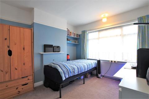 54 Fern Lane, Hounslow, TW5 0HJ