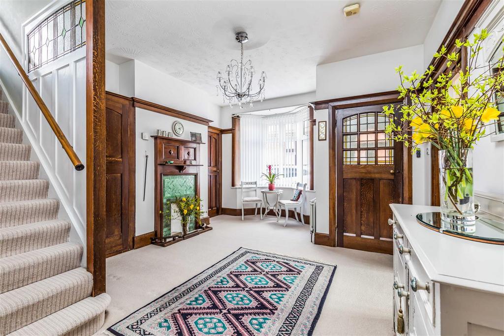 8 Thistlebarrow Road, Bournemouth-Small-Portico Mar