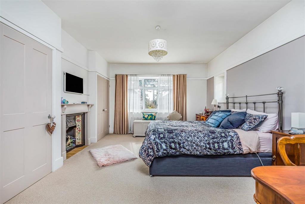 8 Thistlebarrow Road, Bournemouth-Small-Portico Mar