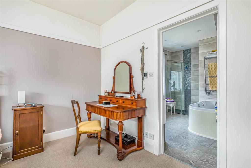 8 Thistlebarrow Road, Bournemouth-Small-Portico Mar