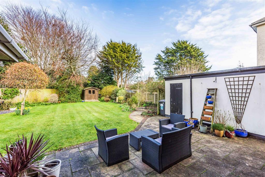 8 Thistlebarrow Road, Bournemouth-Small-Portico Mar