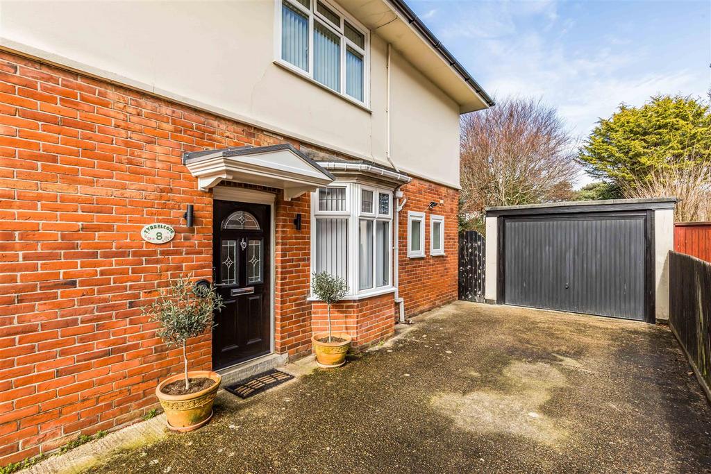 8 Thistlebarrow Road, Bournemouth-Small-Portico Mar