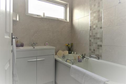 40 Ifield Way, Gravesend, DA12 5UJ