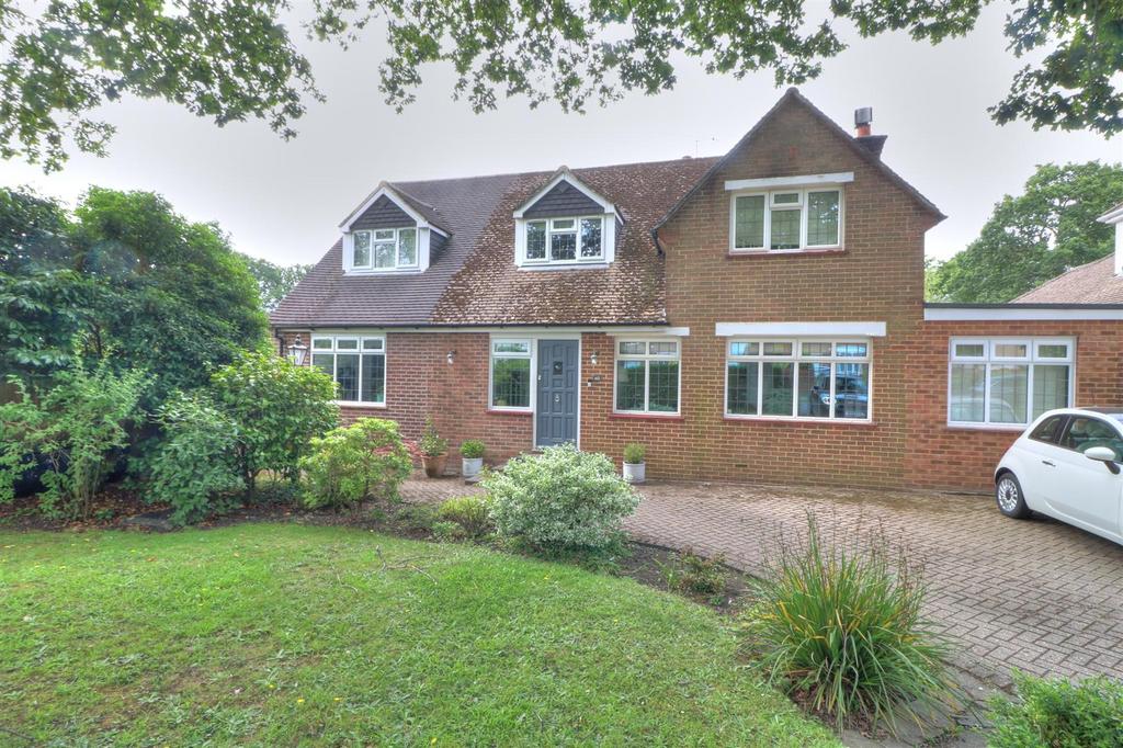 Oakwood Road, Hiltingbury, Chandlers Ford 4 bed detached house for sale