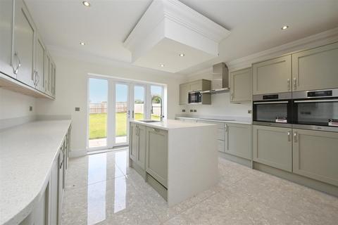 5 bedroom detached house for sale, Mansfield Road, Scarcliffe, Chesterfield