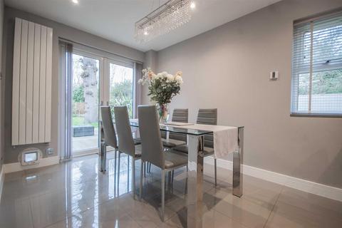 28 Buttermere, Great Notley, Braintree, CM77 7UY