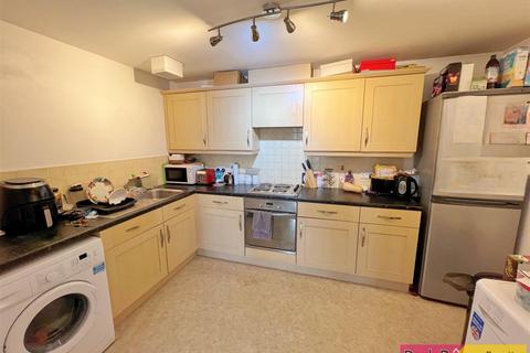 2 bedroom flat for sale, Castle Grove, Pontefract