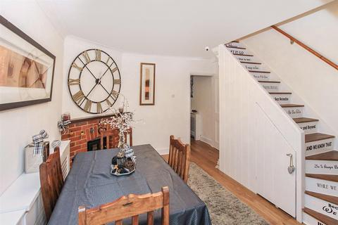19 Cloverly Road, Ongar, CM5 9BX
