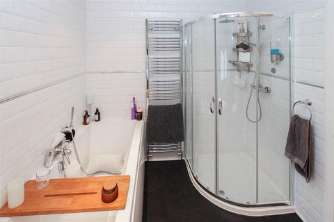 19 Cloverly Road, Ongar, CM5 9BX
