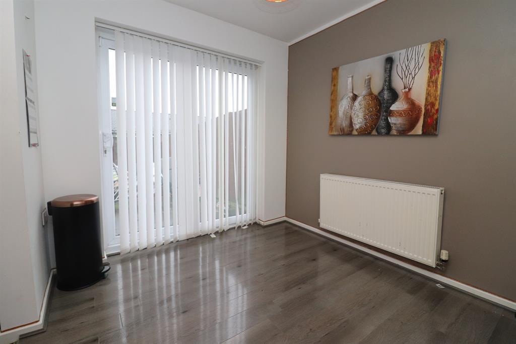 Gifford Way, Darwen, BB3 3BF 3 bed mews £750 pcm (£173 pw)