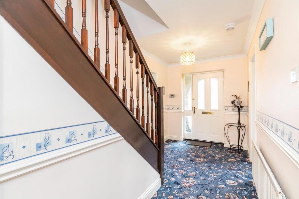 Meadow Court, Sandy Lane, Bradford 4 bed detached house £385,000