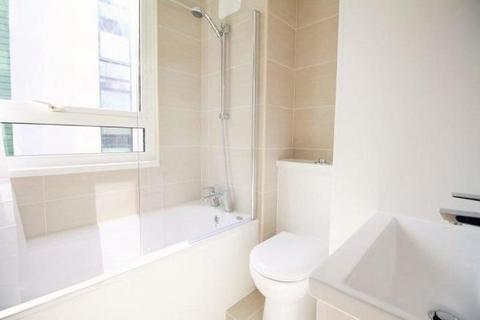 Studio to rent - 117 Hornsey Lane, London