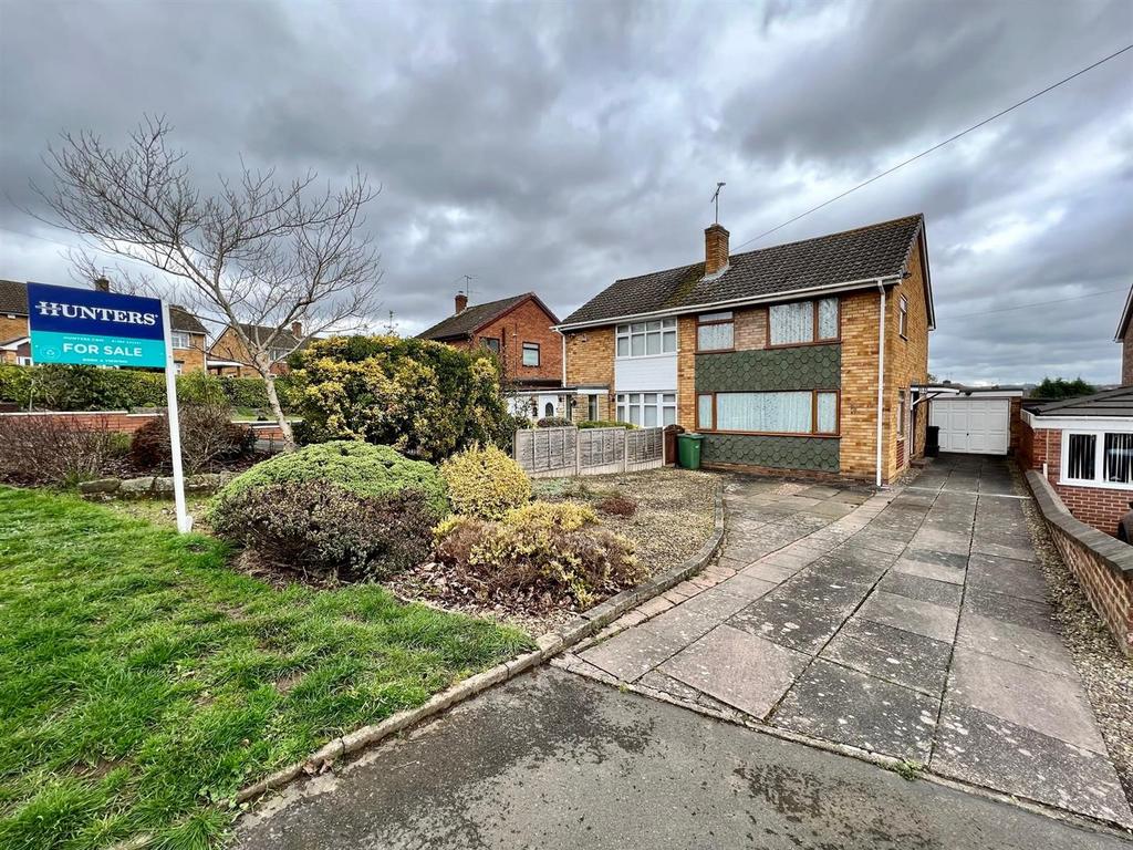 Balmoral Road, Wordsley, DY8 5JB 3 bed semidetached house for sale £