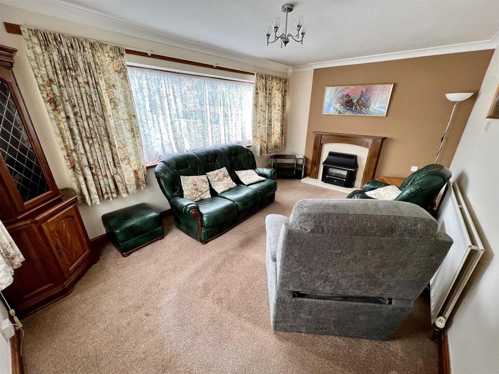 Balmoral Road, Wordsley, DY8 5JB 3 bed semidetached house £239,995