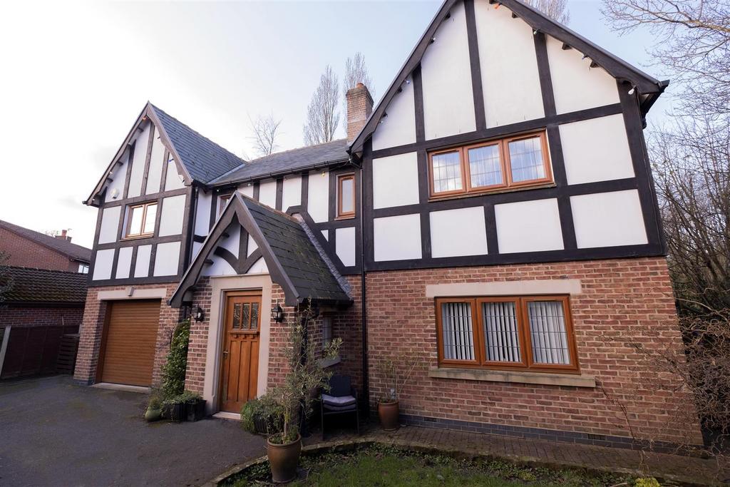 St. James Street, Westhoughton, Bolton 4 bed detached house £495,000