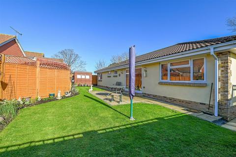 3 bedroom detached bungalow for sale - Lagoon Road, Pagham