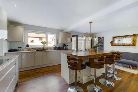 6 Cheldon Close, Whitley Bay, NE25 9XS