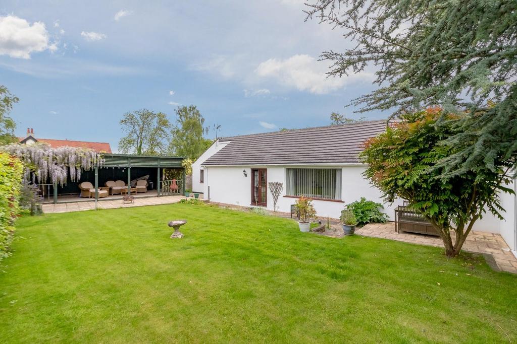 Forest Moor Road, Knaresborough 2 bed detached bungalow for sale £700,000