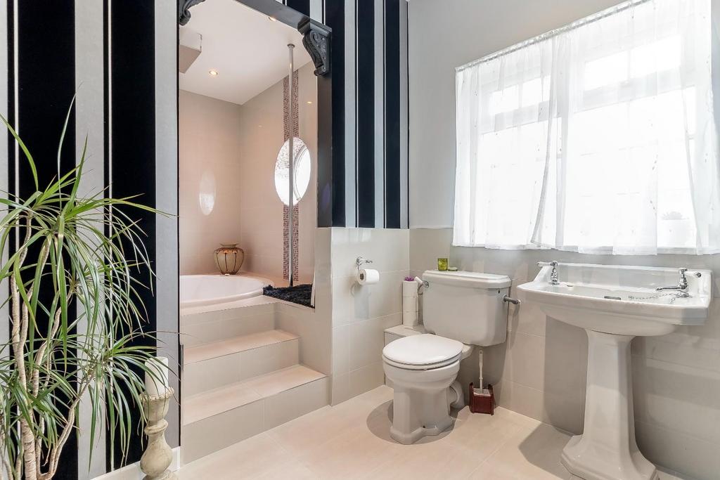 Bathroom - A.jpg