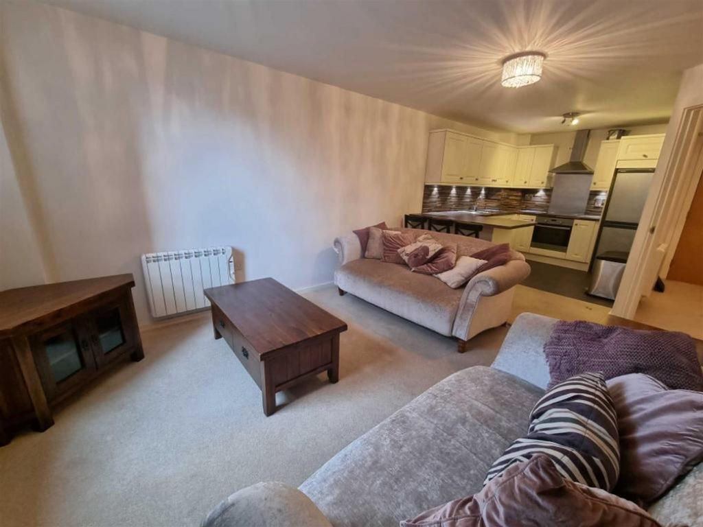 City Gate 2, 3 Blantyre Street... 1 bed flat £895 pcm (£207 pw)