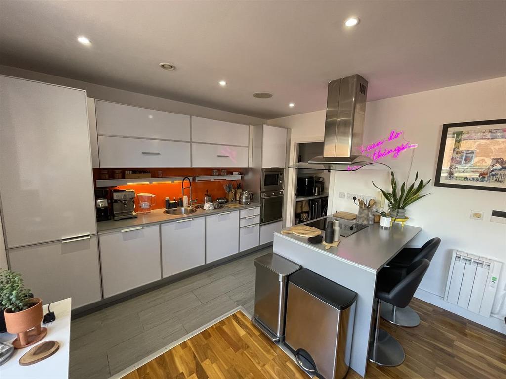 Living Room/Kitchen