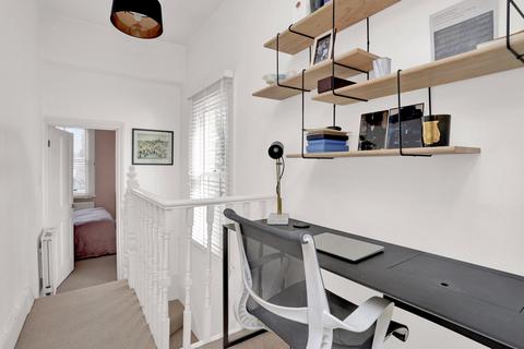 104a Northcroft Road, London, W13 9SU