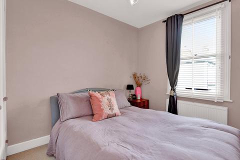 104a Northcroft Road, London, W13 9SU