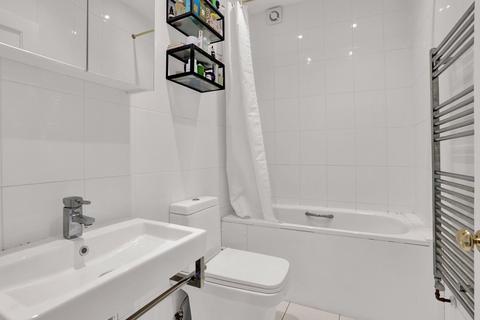 104a Northcroft Road, London, W13 9SU