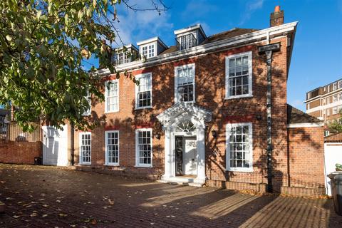 20 Alvanley Gardens, London, NW6 1JD