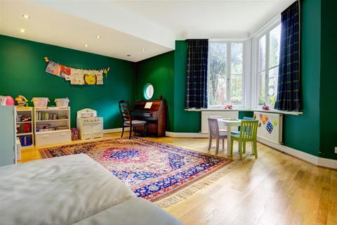 20 Alvanley Gardens, London, NW6 1JD